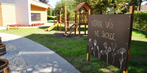 Slavnostní otevření přístavby MŠ Komárov - 1599743544_Otevření nové budovy MŠ Komárov 9.9. 2020 (32).jpg